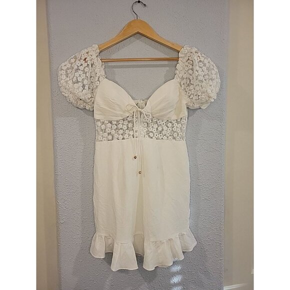 One and Only Collective Inc White Floral Puff Sleeve Mini Dress Sz M Ruffles - Picture 1 of 11